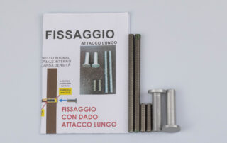 Kit d'installazione con vite a fissaggio lungo
